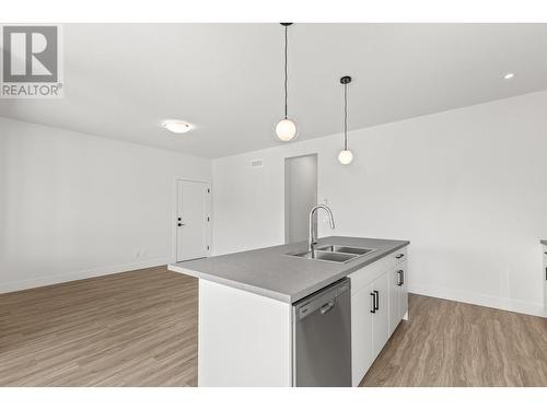 859 Melrose Street, Kelowna, BC - Indoor Photo Showing Kitchen With Double Sink