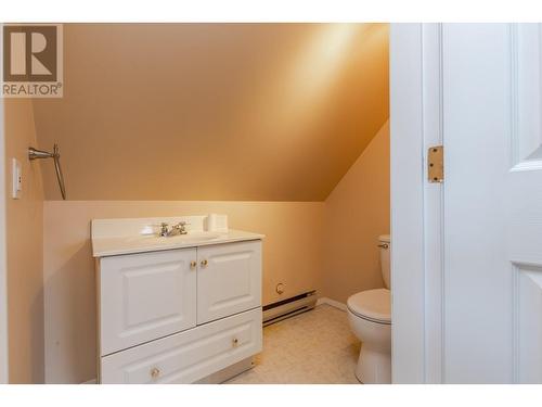 4661 June Springs Road, Kelowna, BC - Indoor Photo Showing Bathroom