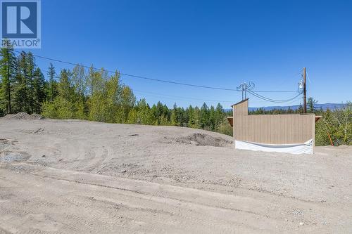 4661 June Springs Road, Kelowna, BC - Outdoor