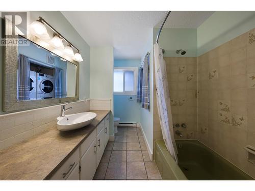 1535 Crawford Road Lot# 122, Kelowna, BC - Indoor Photo Showing Bathroom