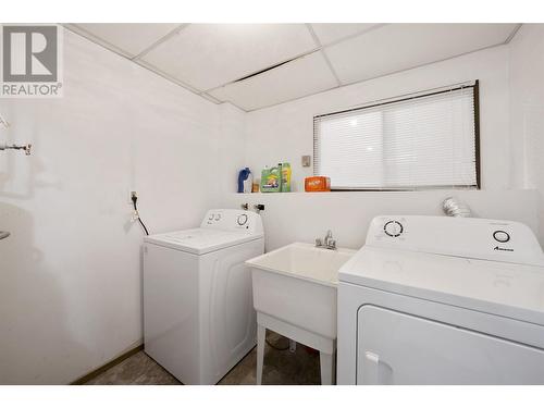 1535 Crawford Road Lot# 122, Kelowna, BC - Indoor Photo Showing Laundry Room