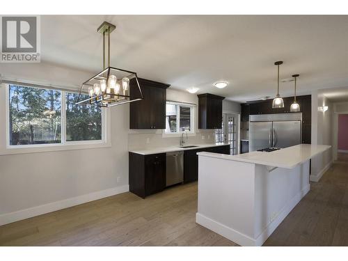 1535 Crawford Road Lot# 122, Kelowna, BC - Indoor Photo Showing Kitchen With Upgraded Kitchen