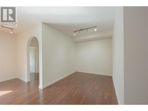 151 Taylor Road Unit# 302, Kelowna, BC - Indoor Photo Showing Bedroom