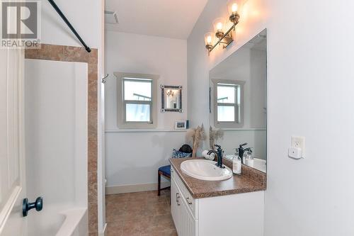 11617 Pretty Road, Lake Country, BC - Indoor Photo Showing Bathroom