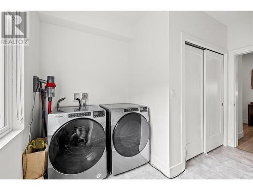 3434 Mckinley Beach Drive Unit# 109, Kelowna, BC - Indoor Photo Showing Laundry Room