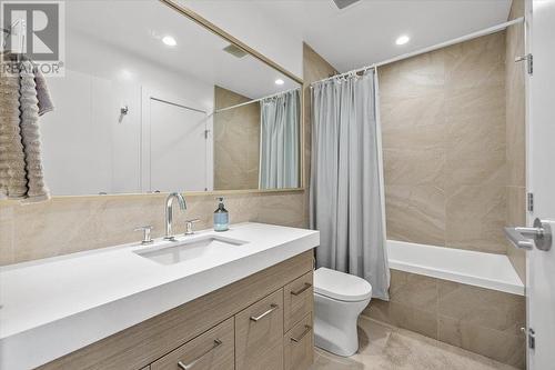 1181 Sunset Drive Unit# 706, Kelowna, BC - Indoor Photo Showing Bathroom