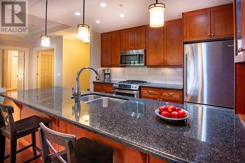 2901 Abbott Street Unit# 102, Kelowna, BC - Indoor Photo Showing Kitchen With Stainless Steel Kitchen With Double Sink With Upgraded Kitchen