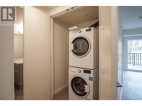 625 Academy Way Unit# 110, Kelowna, BC - Indoor Photo Showing Laundry Room