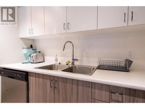 655 Academy Way Unit# 212, Kelowna, BC - Indoor Photo Showing Kitchen With Double Sink With Upgraded Kitchen