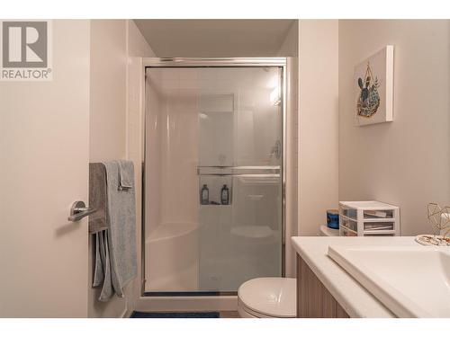 655 Academy Way Unit# 212, Kelowna, BC - Indoor Photo Showing Bathroom