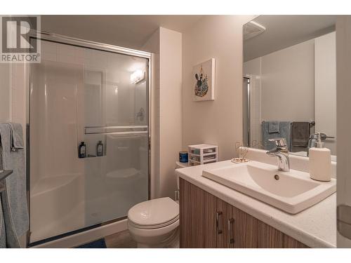 655 Academy Way Unit# 212, Kelowna, BC - Indoor Photo Showing Bathroom