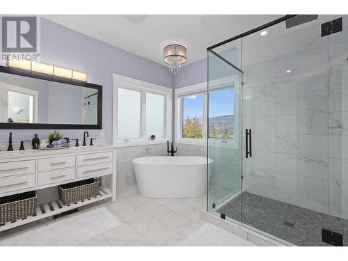 246 Pendragon Place, Kelowna, BC - Indoor Photo Showing Bathroom