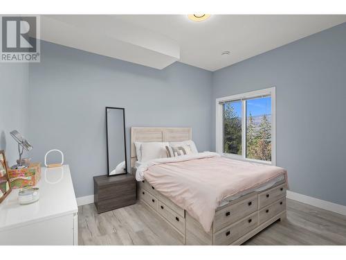 246 Pendragon Place, Kelowna, BC - Indoor Photo Showing Bedroom