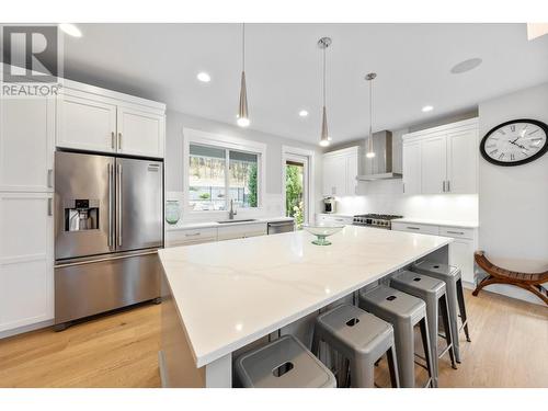 9443 Ledgestone Road, Lake Country, BC - Indoor Photo Showing Kitchen With Upgraded Kitchen