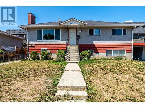 2220 Burnett Street, Kelowna, BC - Outdoor