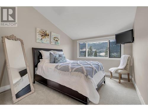 4511 Crawford Road, Lake Country, BC - Indoor Photo Showing Bedroom