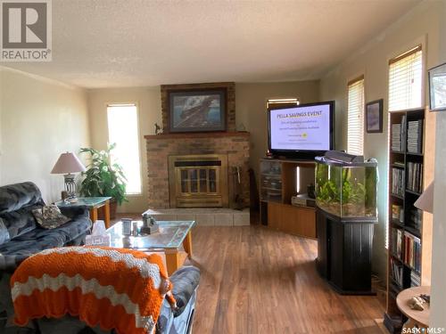 185 Roslyn Avenue, Yorkton, SK - Indoor Photo Showing Living Room With Fireplace