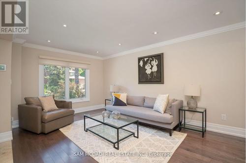 1779 Fifeshire Court, Mississauga, ON - Indoor Photo Showing Living Room