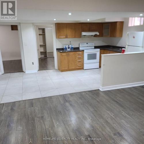 3 Mario Street, Brampton (Brampton East), ON - Indoor Photo Showing Kitchen