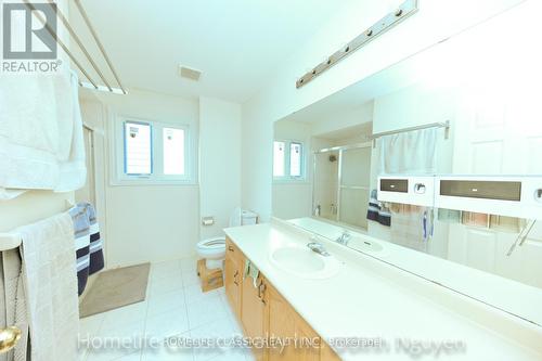 5202 Buttermill Court, Mississauga, ON - Indoor Photo Showing Bathroom