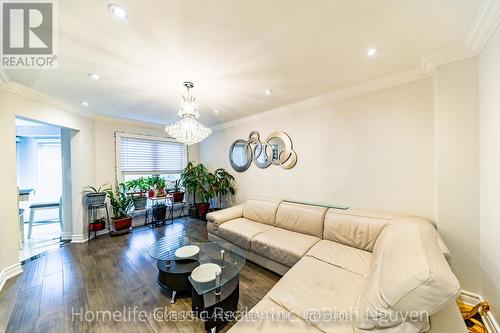 5202 Buttermill Court, Mississauga, ON - Indoor Photo Showing Living Room