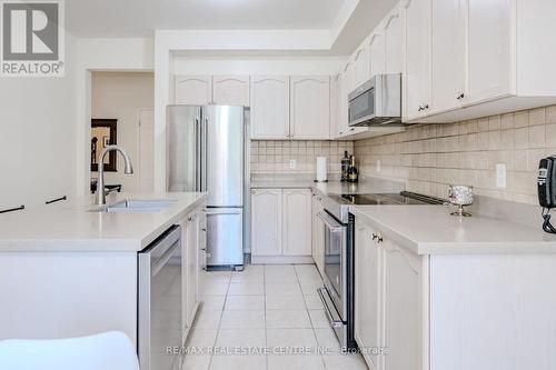 3768 Partition Road, Mississauga, ON - Indoor Photo Showing Kitchen With Stainless Steel Kitchen With Upgraded Kitchen