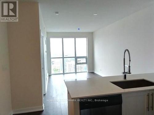 4406 - 4011 Brickstone Mews, Mississauga, ON - Indoor Photo Showing Kitchen