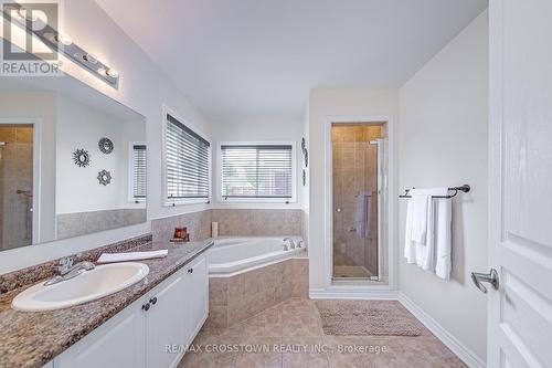 202 Sovereign'S Gate, Barrie, ON - Indoor Photo Showing Bathroom