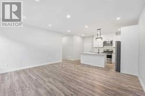 52 Marilyn Avenue S, Wasaga Beach, ON - Indoor Photo Showing Kitchen