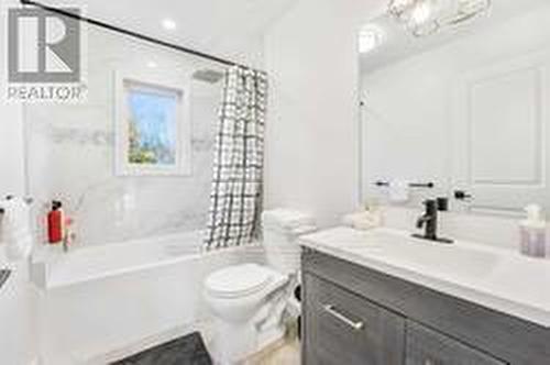 52 Marilyn Avenue S, Wasaga Beach, ON - Indoor Photo Showing Bathroom