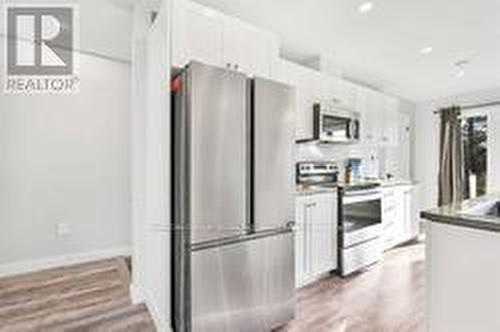 52 Marilyn Avenue S, Wasaga Beach, ON - Indoor Photo Showing Kitchen