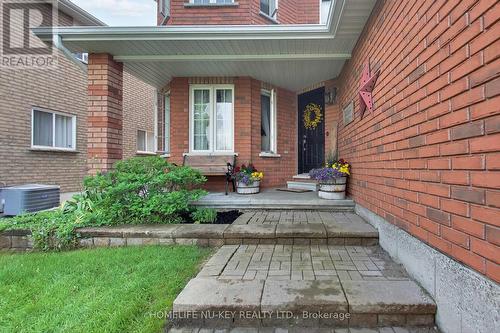 93 Holly Meadow Road, Barrie, ON - Outdoor