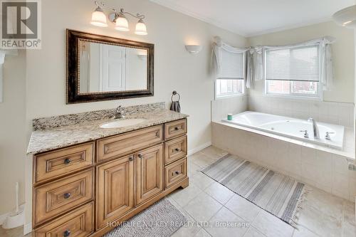 93 Holly Meadow Road, Barrie, ON - Indoor Photo Showing Bathroom