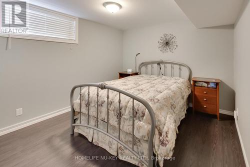 93 Holly Meadow Road, Barrie, ON - Indoor Photo Showing Bedroom