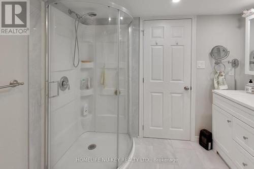 93 Holly Meadow Road, Barrie, ON - Indoor Photo Showing Bathroom