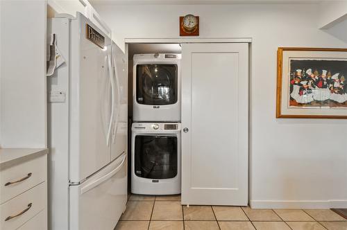 202-1390 Penticton Avenue, Penticton, BC - Indoor Photo Showing Laundry Room