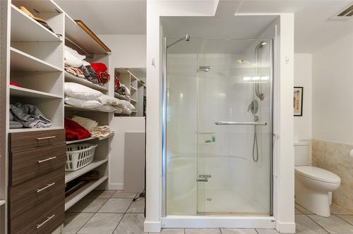 202-1390 Penticton Avenue, Penticton, BC - Indoor Photo Showing Bathroom