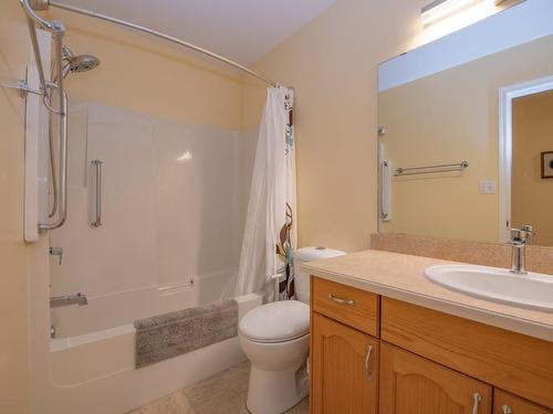 3918 22Nd Street, Vernon, BC - Indoor Photo Showing Bathroom