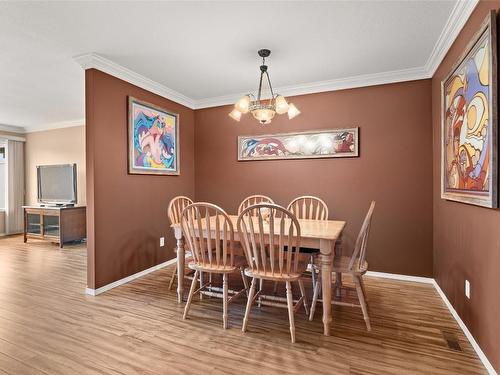 18-1886 Parkview Crescent, Kelowna, BC - Indoor Photo Showing Dining Room