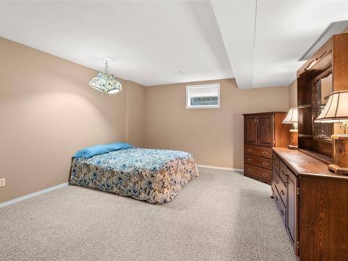 18-1886 Parkview Crescent, Kelowna, BC - Indoor Photo Showing Bedroom