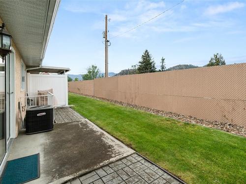 18-1886 Parkview Crescent, Kelowna, BC - Outdoor