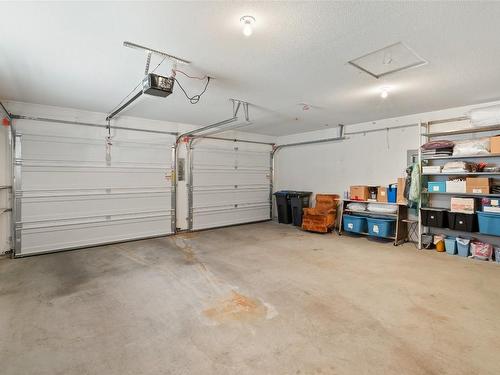 18-1886 Parkview Crescent, Kelowna, BC - Indoor Photo Showing Garage