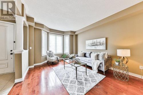 491 Mcroberts Avenue, Toronto, ON - Indoor Photo Showing Living Room