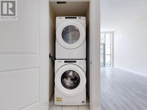 109 - 35 Watergarden Drive, Mississauga, ON - Indoor Photo Showing Laundry Room