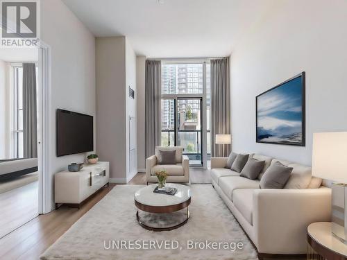 109 - 35 Watergarden Drive, Mississauga, ON - Indoor Photo Showing Living Room