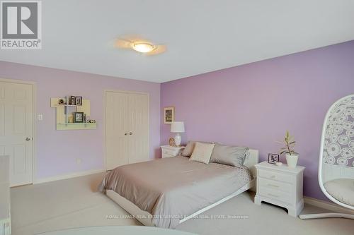 1152 Surrey Court, Mississauga, ON - Indoor Photo Showing Bedroom