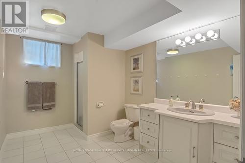 1152 Surrey Court, Mississauga, ON - Indoor Photo Showing Bathroom