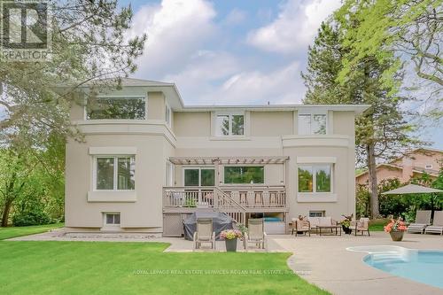 1152 Surrey Court, Mississauga, ON - Outdoor With In Ground Pool