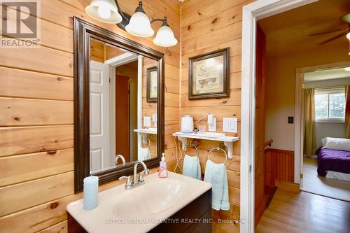1400 Old Muskoka Road, Huntsville, ON - Indoor Photo Showing Bathroom