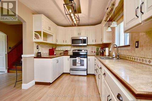 1400 Old Muskoka Road, Huntsville, ON - Indoor Photo Showing Kitchen With Double Sink
